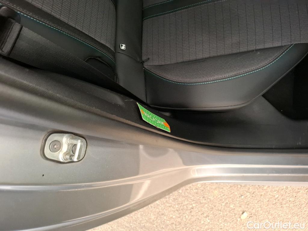  Peugeot  208  Allure Business 1.2 PureTech 100CV BVM6 E6d #81