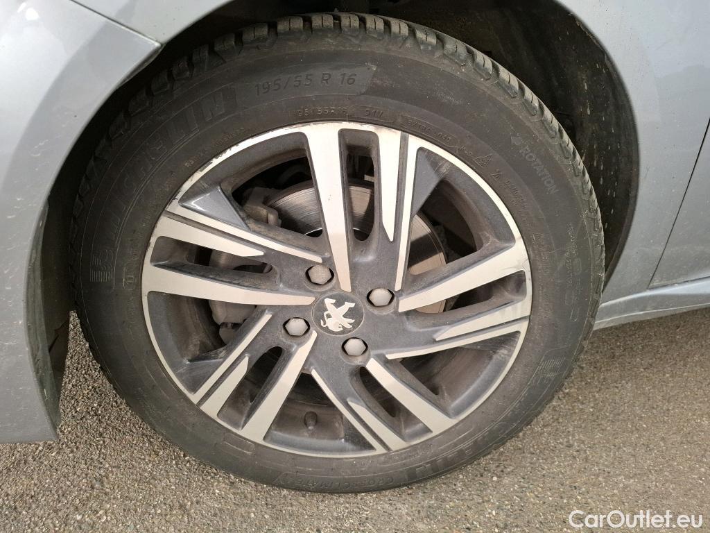  Peugeot  208  Allure Business 1.2 PureTech 100CV BVM6 E6d #115