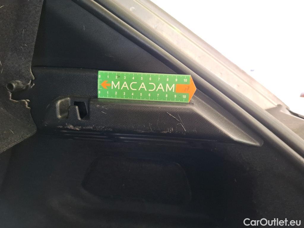  Peugeot  208  Allure Business 1.2 PureTech 100CV BVM6 E6d #76