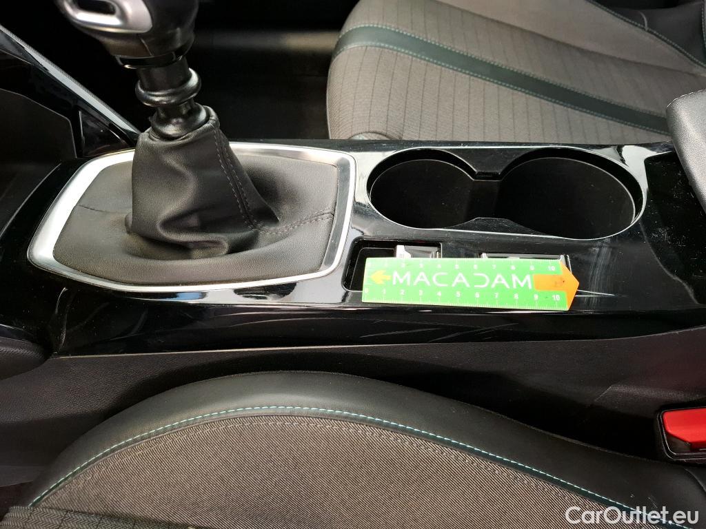  Peugeot  208  Allure Business 1.2 PureTech 100CV BVM6 E6d #67