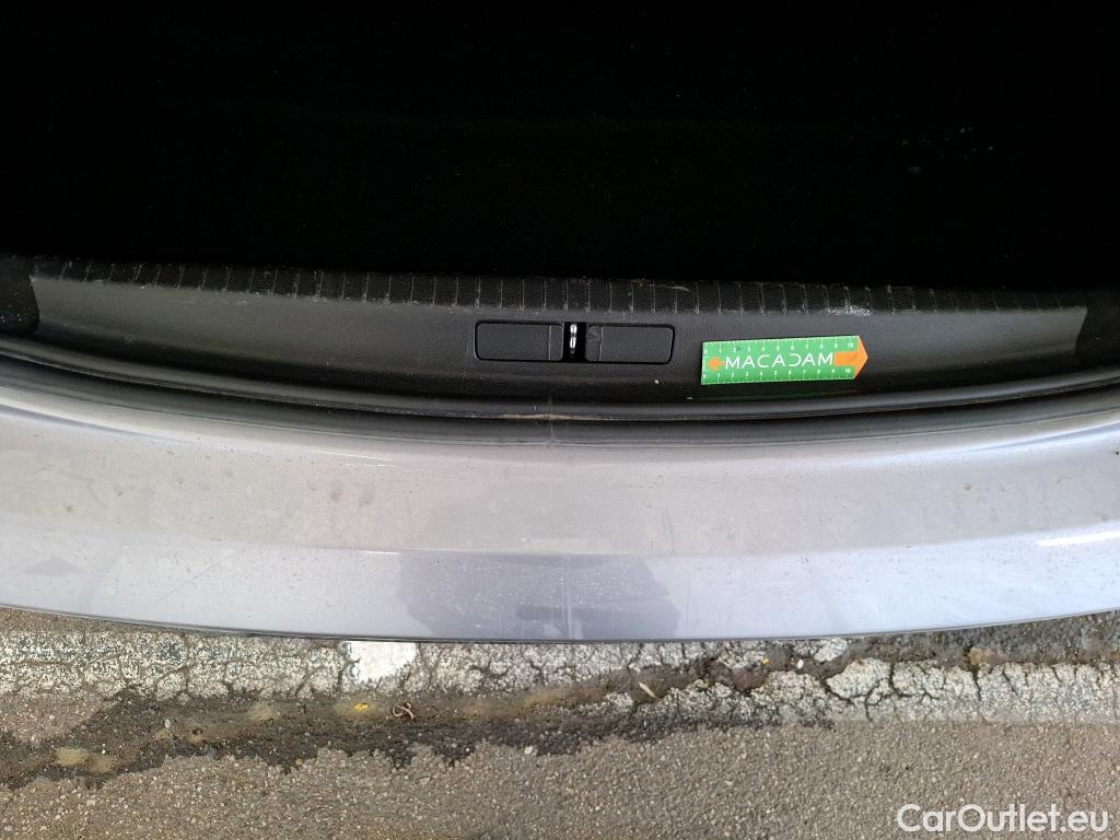  Peugeot  208  Allure Business 1.2 PureTech 100CV BVM6 E6d #121