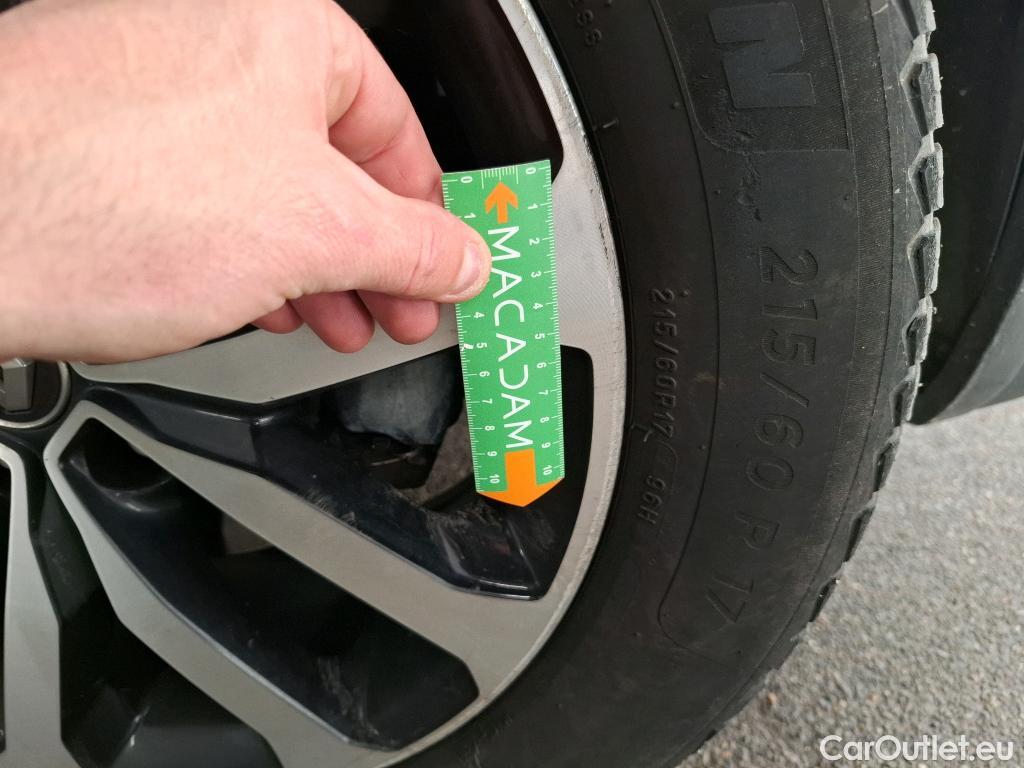  Renault  Kadjar RENAULT  / 2018 / 5P / Crossover Evolution dCi 115 EDC #5