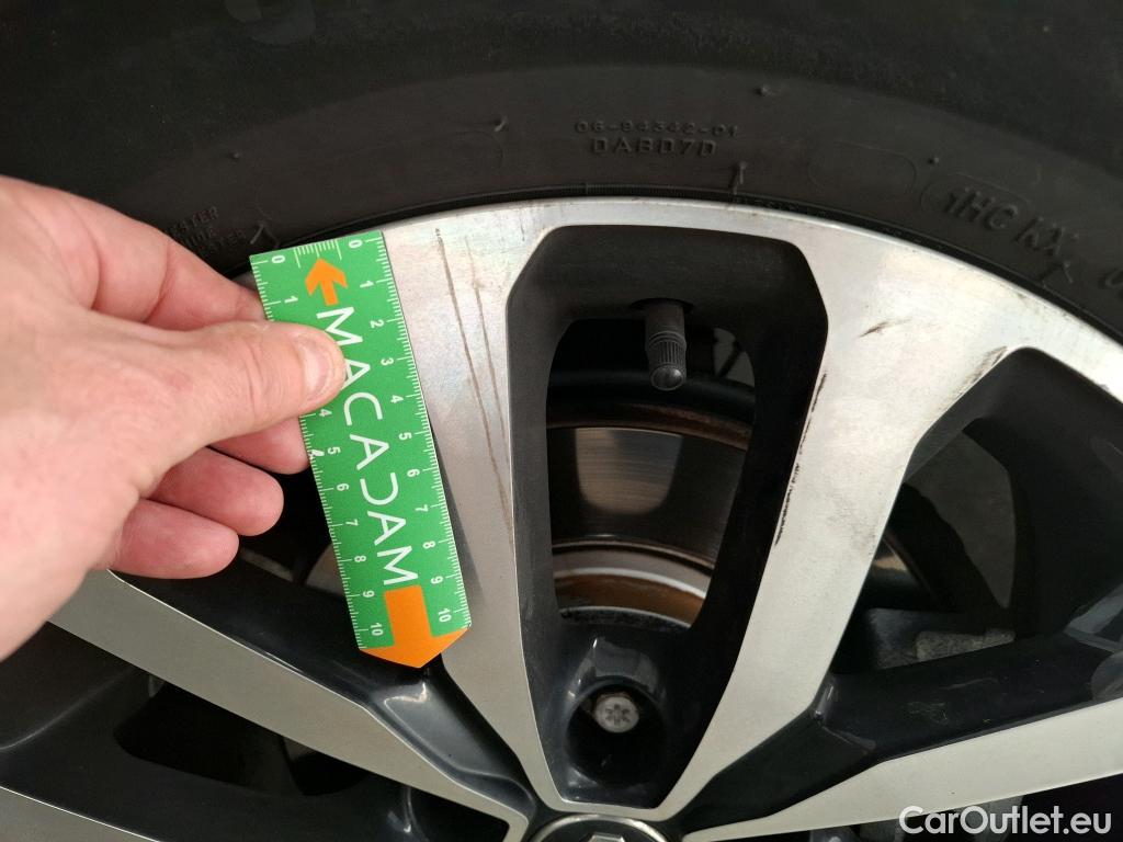  Renault  Kadjar RENAULT  / 2018 / 5P / Crossover Evolution dCi 115 EDC #6