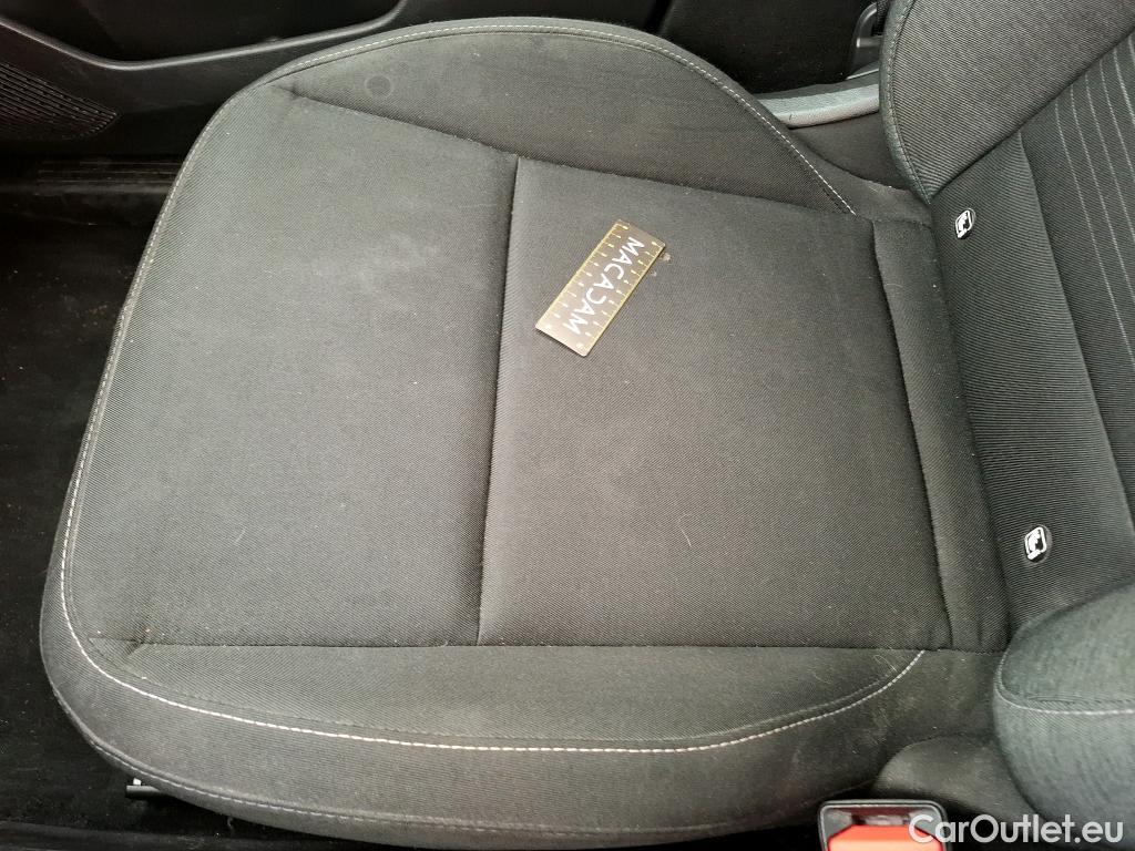  Renault  Captur  II Business 1.5 dCi 115CV BVA7 E6dT #33