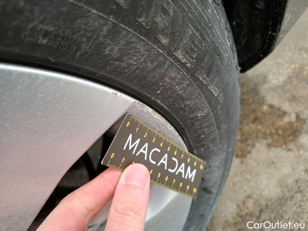  Skoda  Octavia SKODA  Combi / 2020 / 5P / Break 2.0 TDI 150 DSG7 Business #32