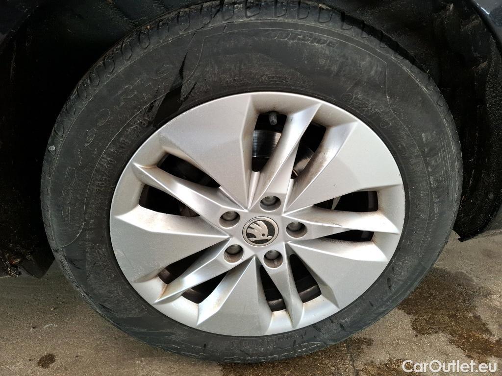  Skoda  Octavia SKODA  Combi / 2020 / 5P / Break 2.0 TDI 150 DSG7 Business #31