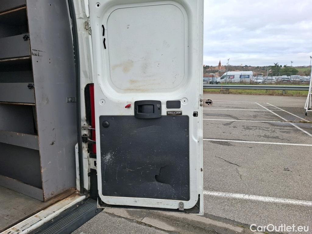  Peugeot  Boxer PEUGEOT  / 2014 / 4P / Fourgon tôlé BlueHDi 120 S&S ASPHALT 333 L1H2 #24