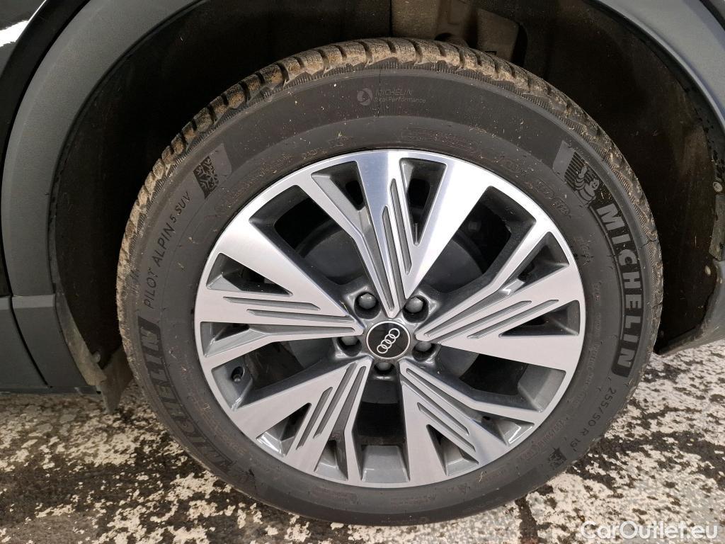  Audi  Q4 E-Tron  45 e-tron Executive quattro 82kWh BVA #6