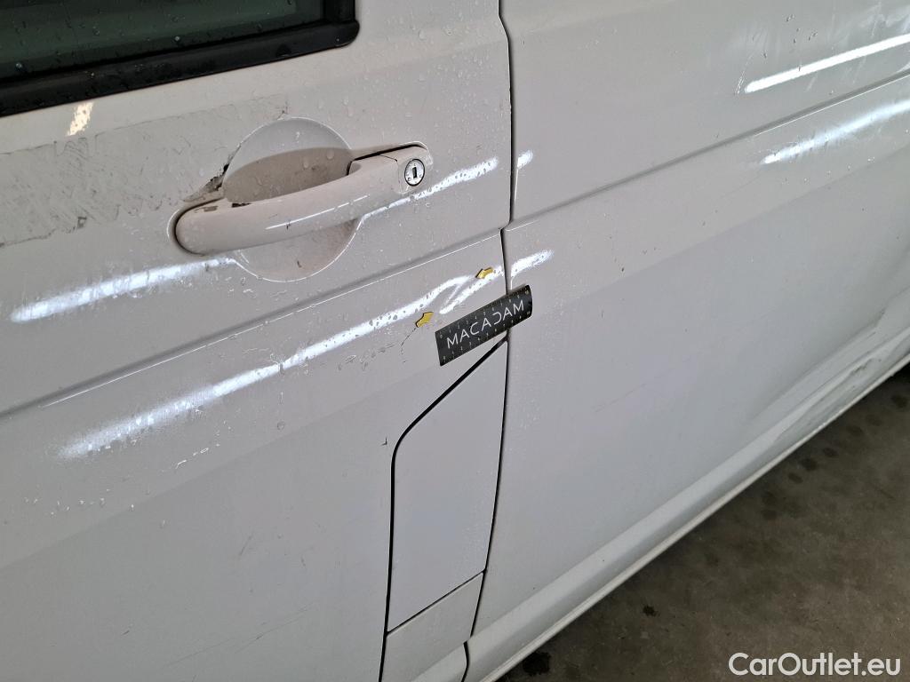  Volkswagen  Transporter VOLKSWAGEN  VU 4p Fourgon 2.0 TDi 110 L2H1 Busi Line Plu #55