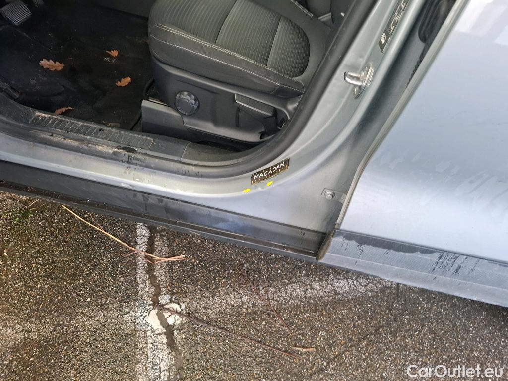  Ford  Kuga FORD  / 2019 / 5P / SUV 2.5 190 hybrid Flexifuel Pshift Titanium #4