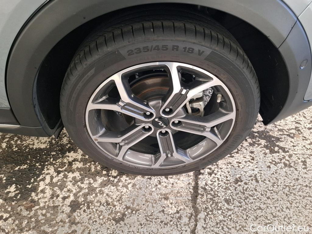  KIA  XCeed KIA  / 2019 / 5P / Crossover 1.6 GDI ISG ISG PHEV DESIGN DCT6 #3