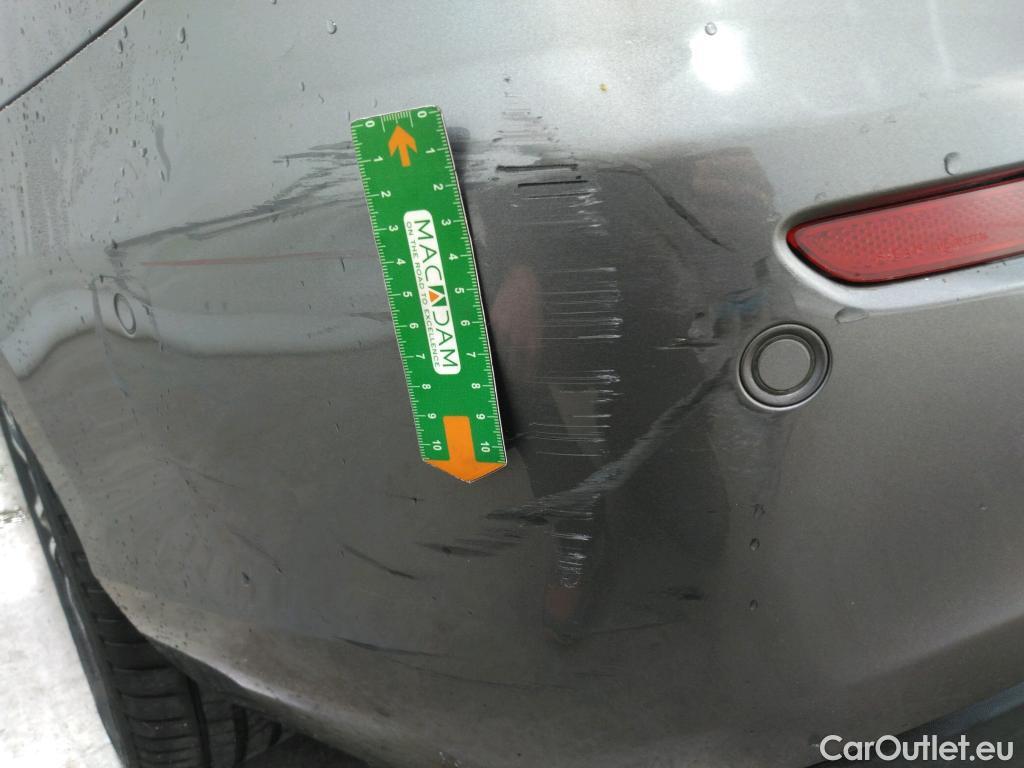  Mercedes  A-Klasse MERCEDES-BENZ Classe A Berline / 2018 / 4P / Berline A 250 e Business Line 8G-DCT #13