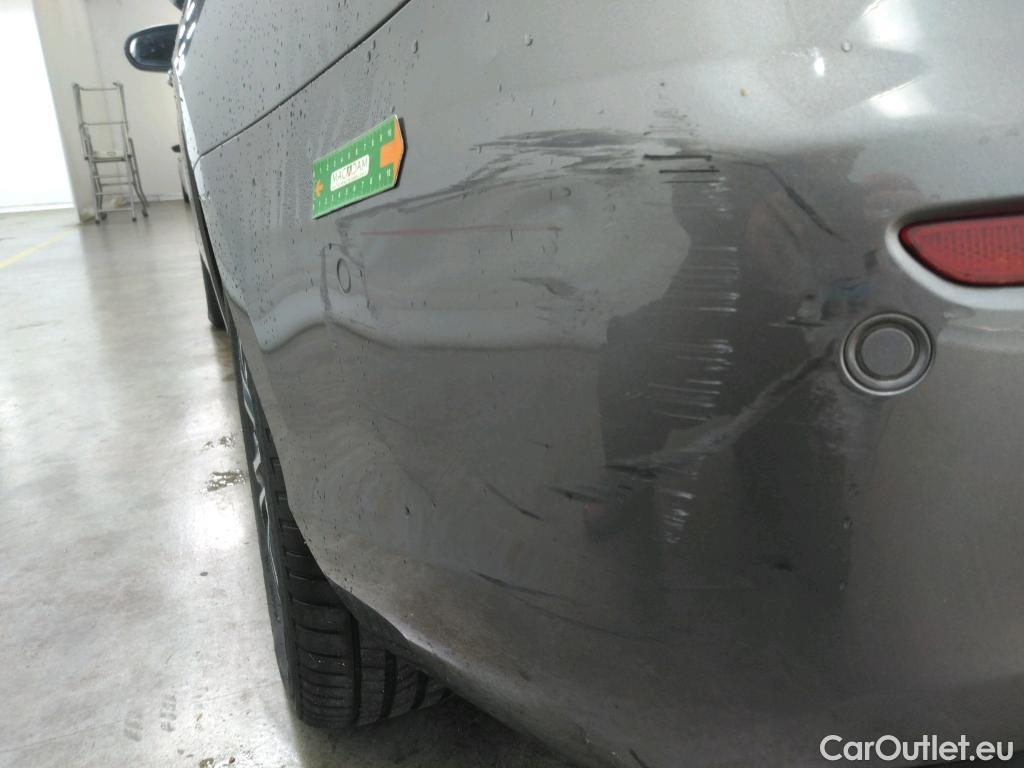  Mercedes  A-Klasse MERCEDES-BENZ Classe A Berline / 2018 / 4P / Berline A 250 e Business Line 8G-DCT #12