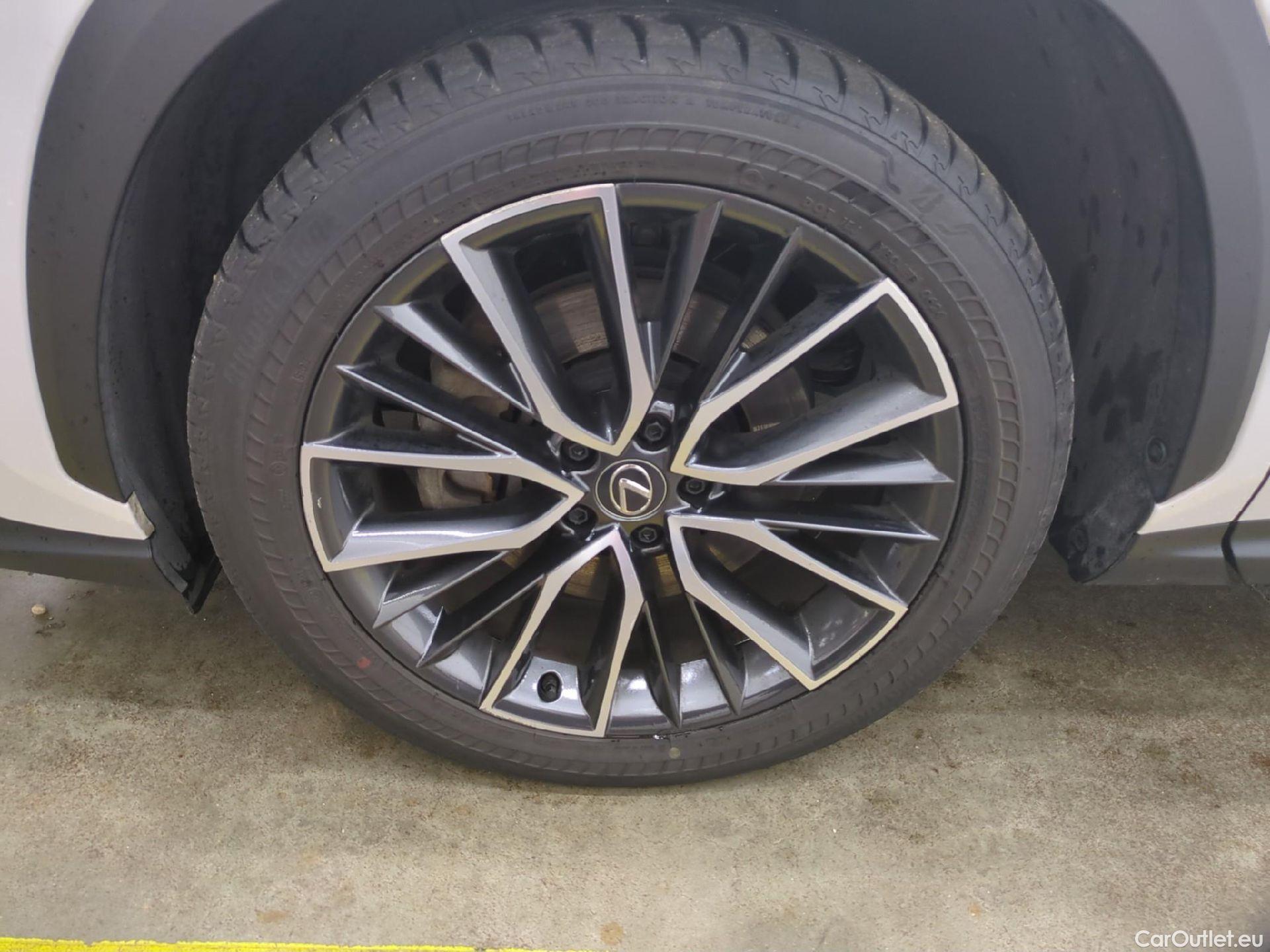  Lexus  NX LEXUS  / 2021 / 5P / SUV 450H+ 4WD Executive #1