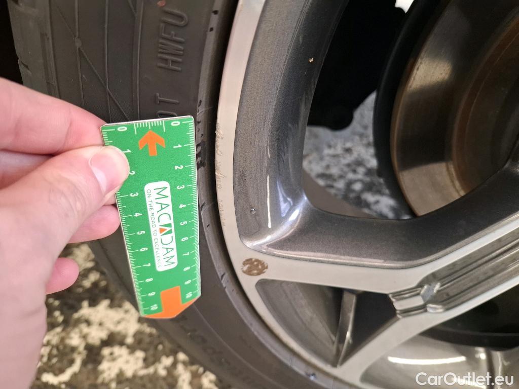  KIA  XCeed KIA  / 2019 / 5P / Crossover 1.6 GDI ISG ISG PHEV DESIGN DCT6 #5