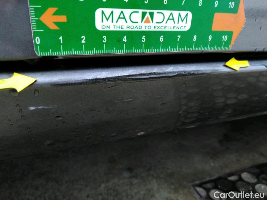  Mercedes  A-Klasse MERCEDES-BENZ Classe A Berline / 2018 / 4P / Berline A 250 e Business Line 8G-DCT #30