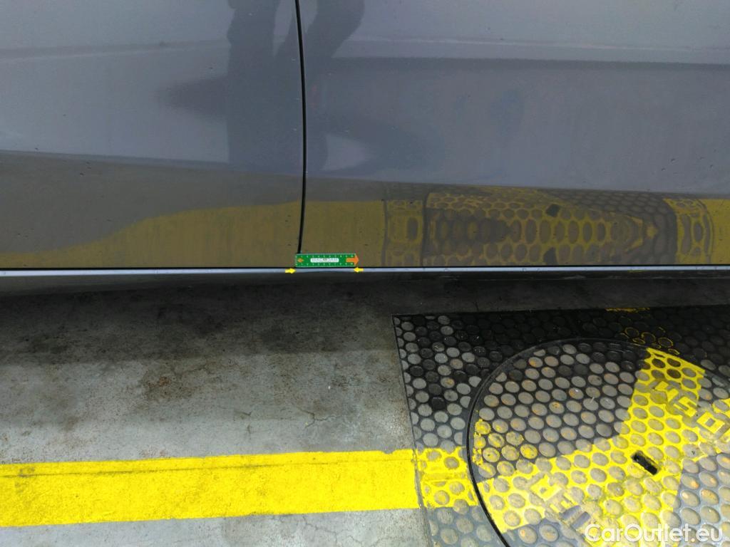  Mercedes  A-Klasse MERCEDES-BENZ Classe A Berline / 2018 / 4P / Berline A 250 e Business Line 8G-DCT #29