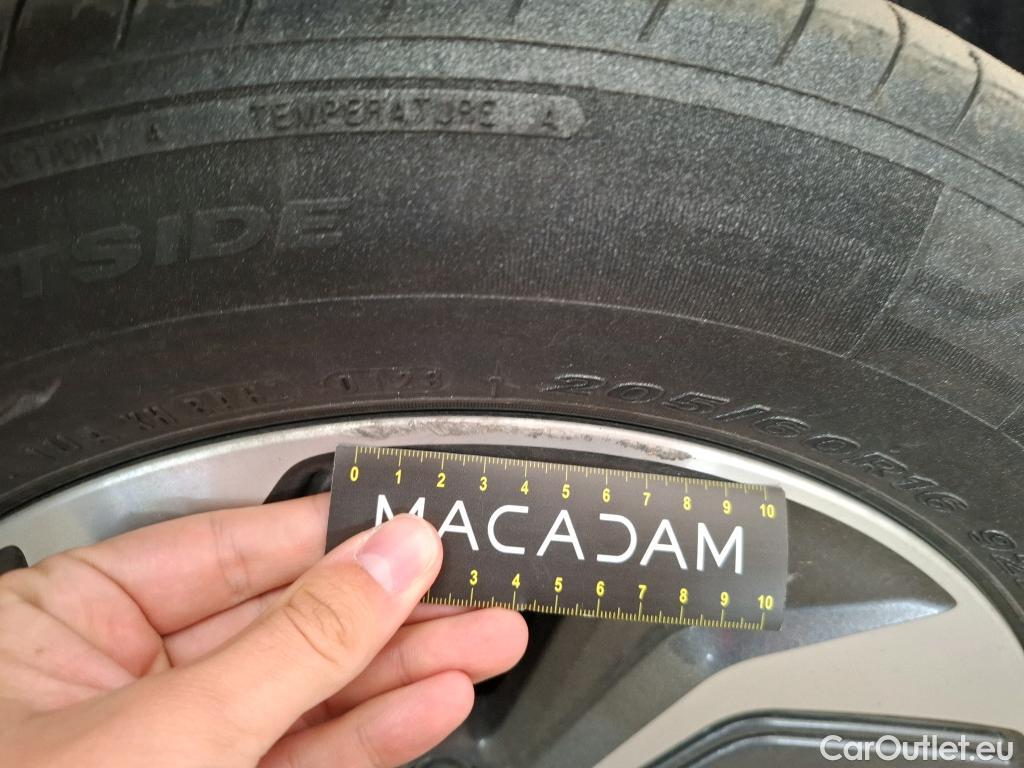  Hyundai  Konna Kona Business Hybrid 2WD 1.6 GDI 140CV BVA6 E6d #8