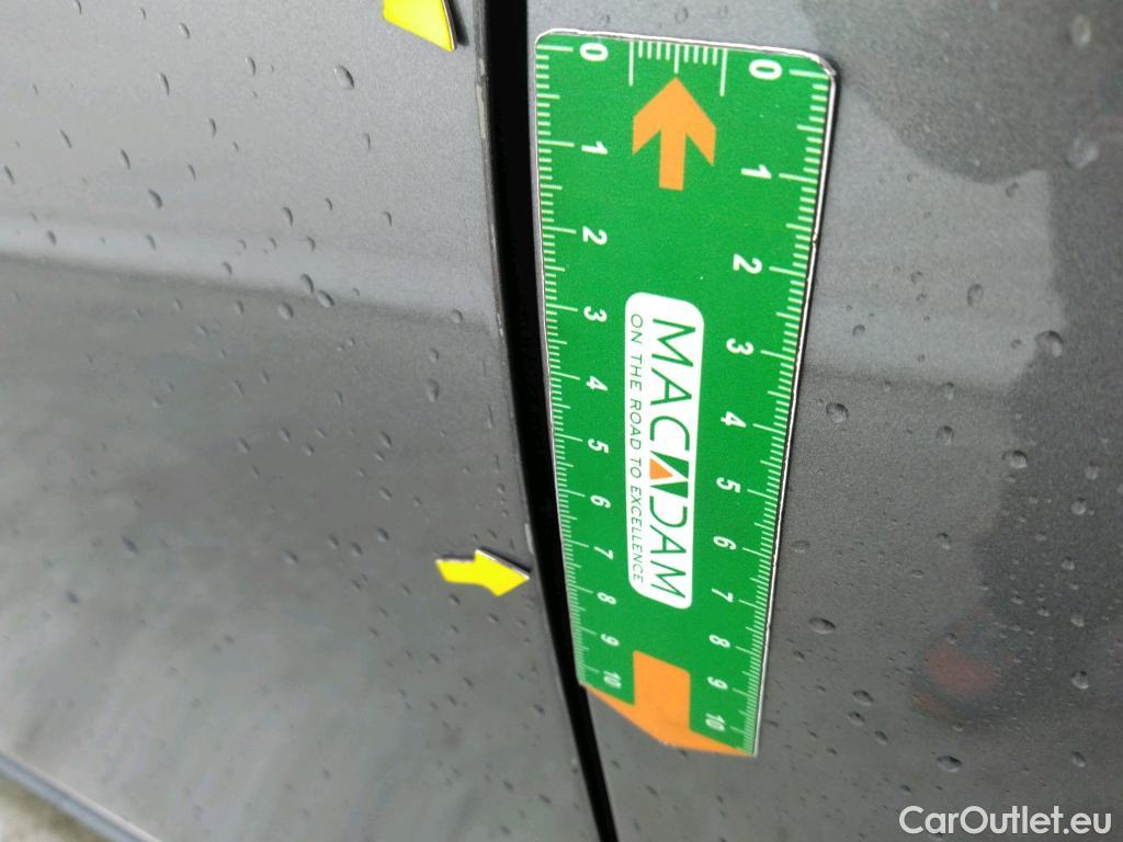  Mercedes  A-Klasse MERCEDES-BENZ Classe A Berline / 2018 / 4P / Berline A 250 e Business Line 8G-DCT #16