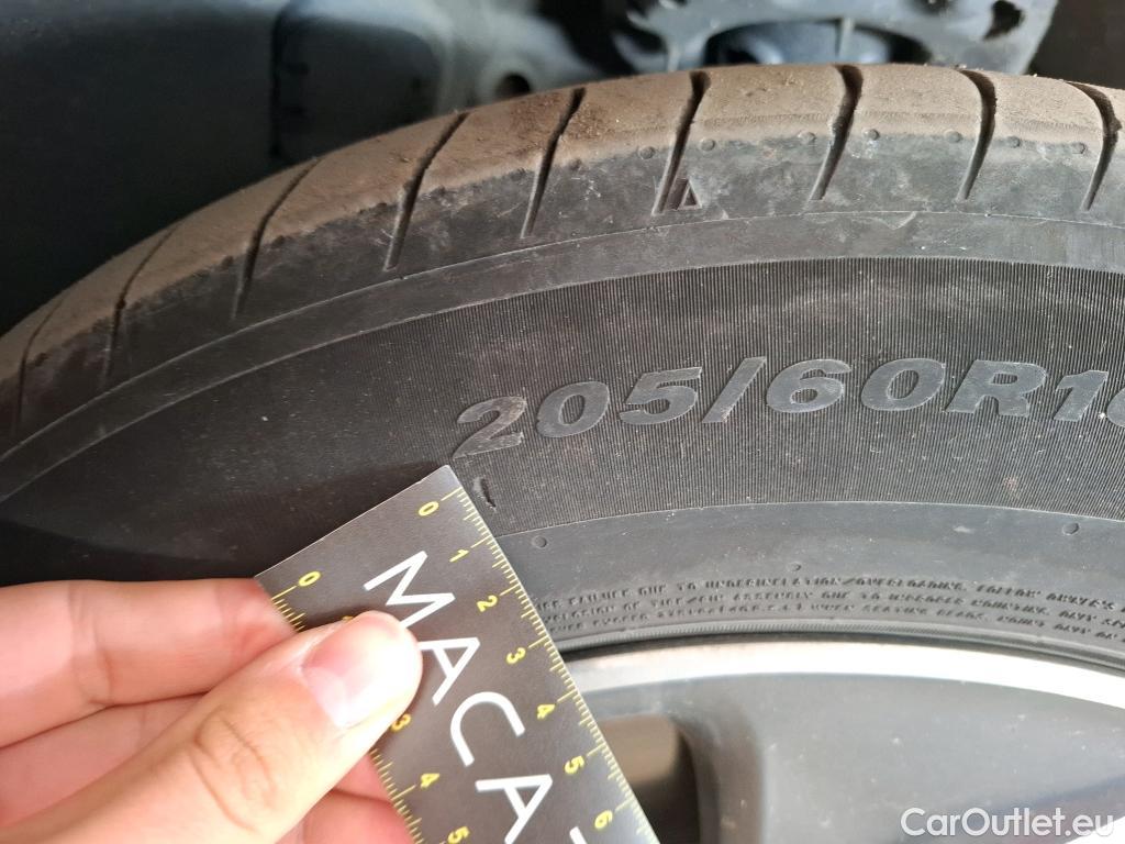  Hyundai  Konna Kona Business Hybrid 2WD 1.6 GDI 140CV BVA6 E6d #5