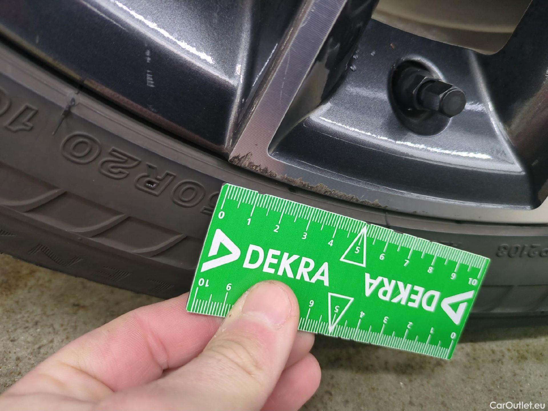  Lexus  NX LEXUS  / 2021 / 5P / SUV 450H+ 4WD Executive #2