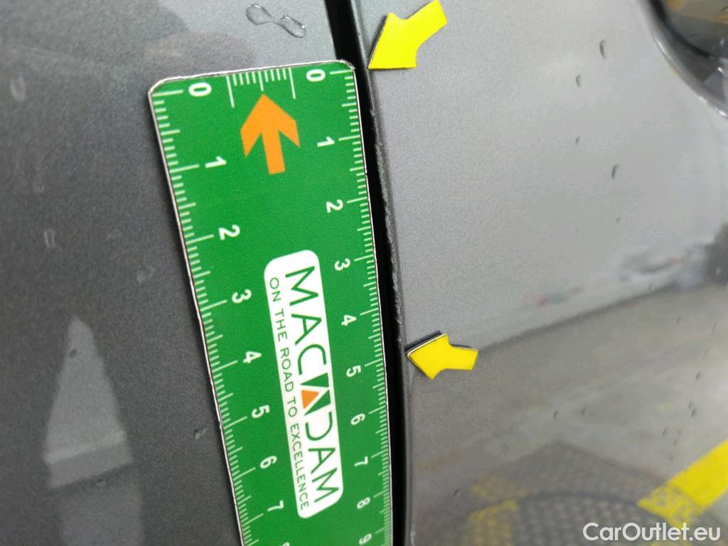  Mercedes  A-Klasse MERCEDES-BENZ Classe A Berline / 2018 / 4P / Berline A 250 e Business Line 8G-DCT #6