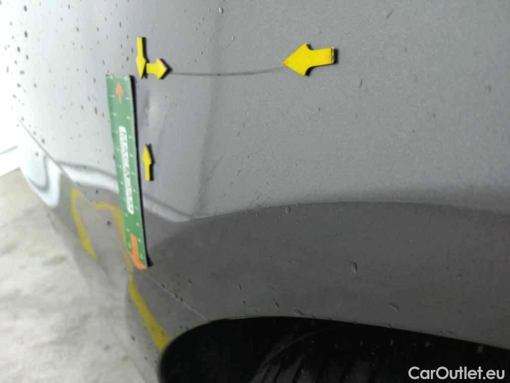  Mercedes  A-Klasse MERCEDES-BENZ Classe A Berline / 2018 / 4P / Berline A 250 e Business Line 8G-DCT #33