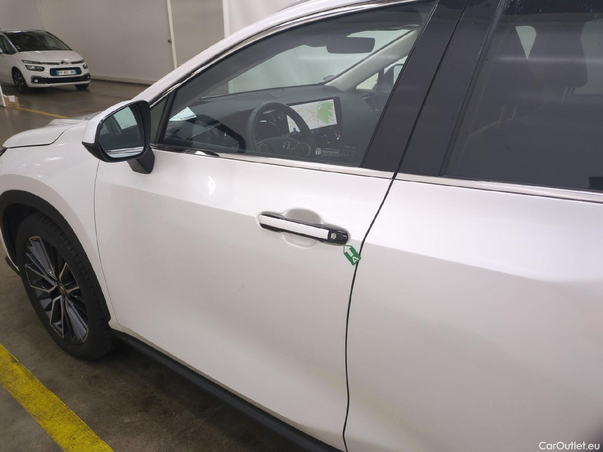  Lexus  NX LEXUS  / 2021 / 5P / SUV 450H+ 4WD Executive #5