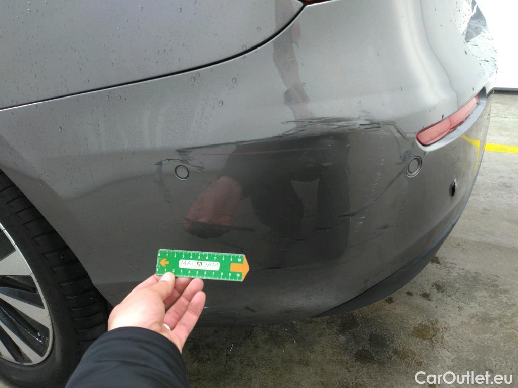  Mercedes  A-Klasse MERCEDES-BENZ Classe A Berline / 2018 / 4P / Berline A 250 e Business Line 8G-DCT #9