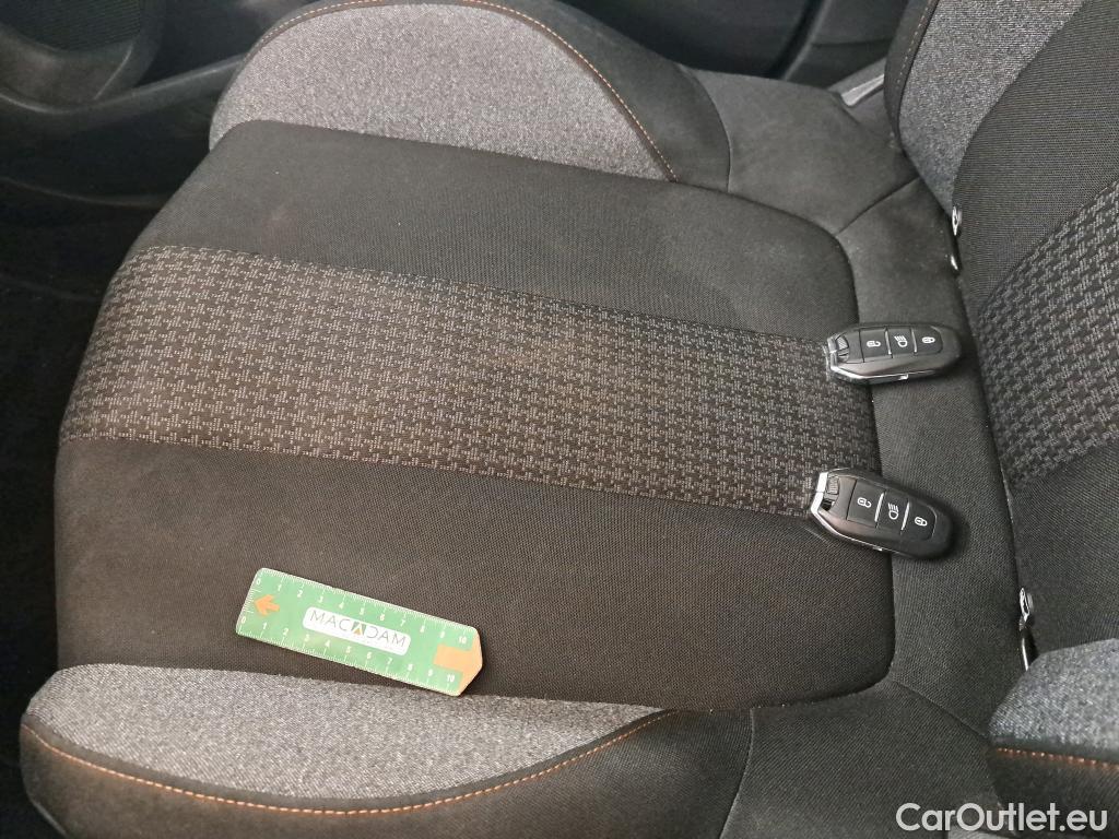  Peugeot  3008  Active Pack 1.5 HDi 130CV BVA8 E6d #5