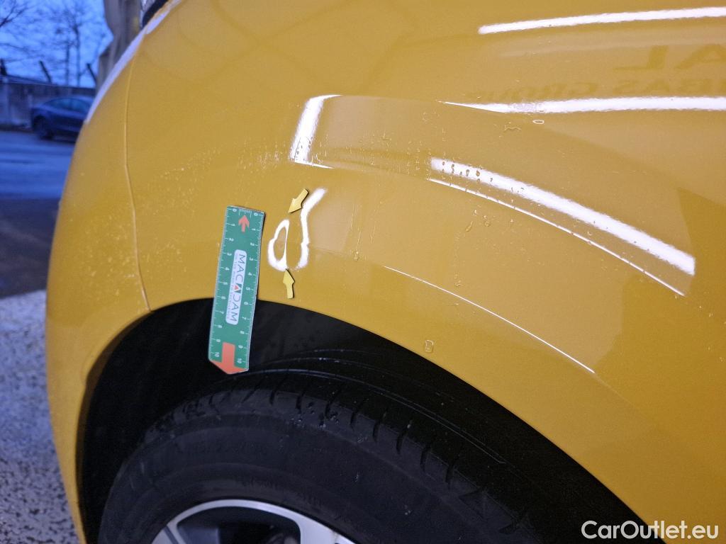  Peugeot  208  Allure Pack 1.2 PureTech 100CV BVM6 E6d #5