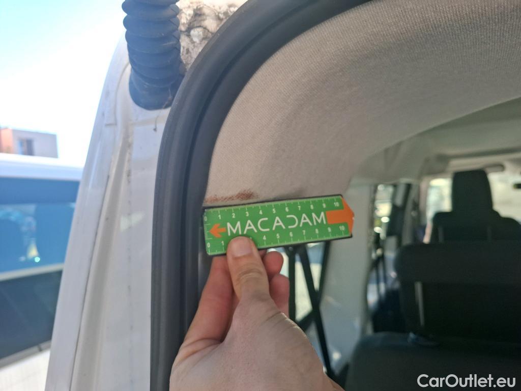  Peugeot  Expert  Combi Standard Moteur électrique 50kWh BVA 9 Sieges #4