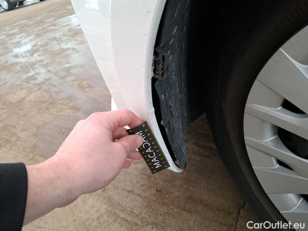  Toyota  Yaris TOYOTA  Hybride / 2019 / 5P / Berline Hybride 116h Dynamic Business Beyond Zer #25