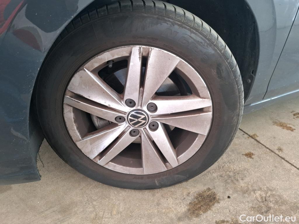  Volkswagen  Golf  VOLKSWAGEN / 2020 / 5P / Berline 1.0 eTSI OPF 110 DSG7 Life Business #1