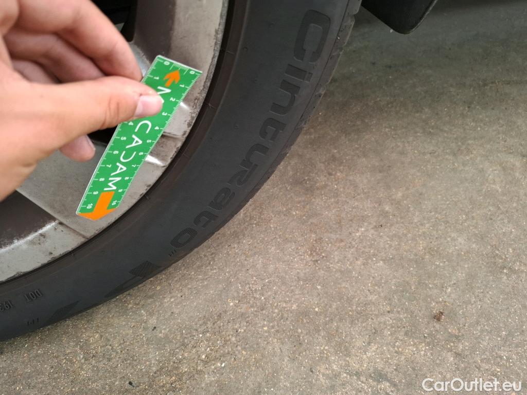  Volkswagen  Golf  VOLKSWAGEN / 2020 / 5P / Berline 1.0 eTSI OPF 110 DSG7 Life Business #24