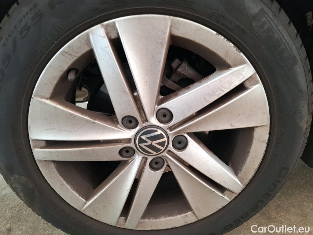  Volkswagen  Golf  VOLKSWAGEN / 2020 / 5P / Berline 1.0 eTSI OPF 110 DSG7 Life Business #21