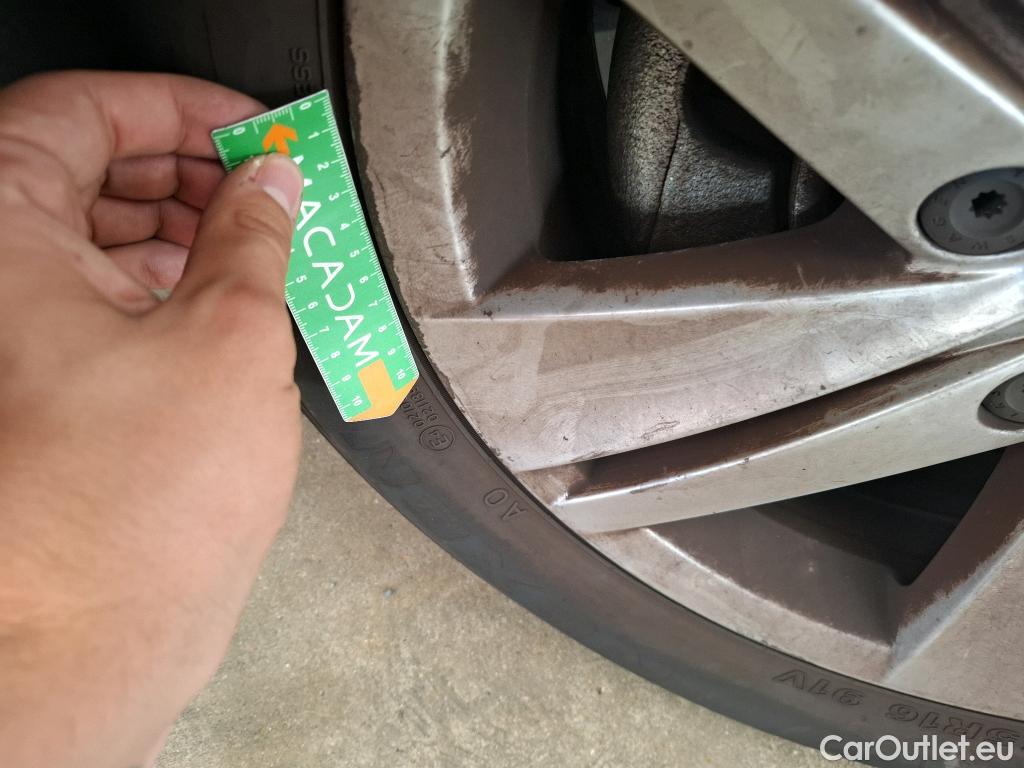  Volkswagen  Golf  VOLKSWAGEN / 2020 / 5P / Berline 1.0 eTSI OPF 110 DSG7 Life Business #5