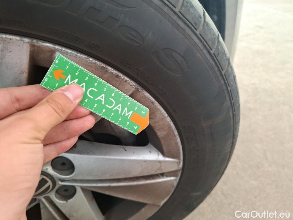  Volkswagen  Golf  VOLKSWAGEN / 2020 / 5P / Berline 1.0 eTSI OPF 110 DSG7 Life Business #28