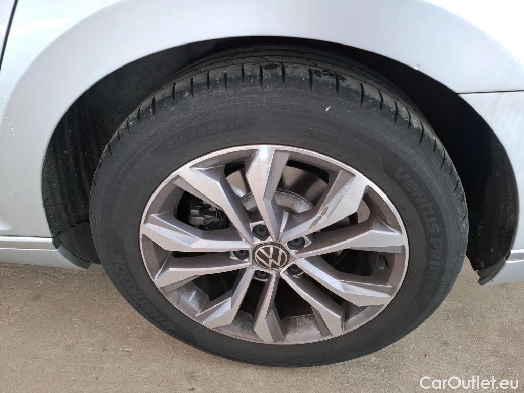  Volkswagen  Passat VOLKSWAGEN  SW / 2019 / 5P / Break 2.0 TDI 150 SCR DSG7 SW ELEGANCE #1