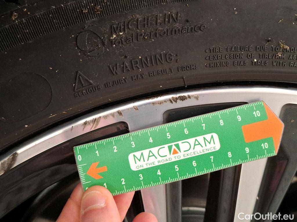  Bmw  Serie 1 BMW Série 1 / 2019 / 5P / Berline 116d DKG7 Business Design #13