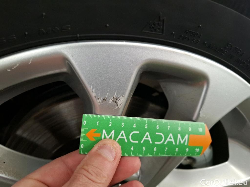  Ford  Kuga FORD  / 2019 / 5P / SUV 2.5 190 hybrid Flexifuel Pshift Titanium #4