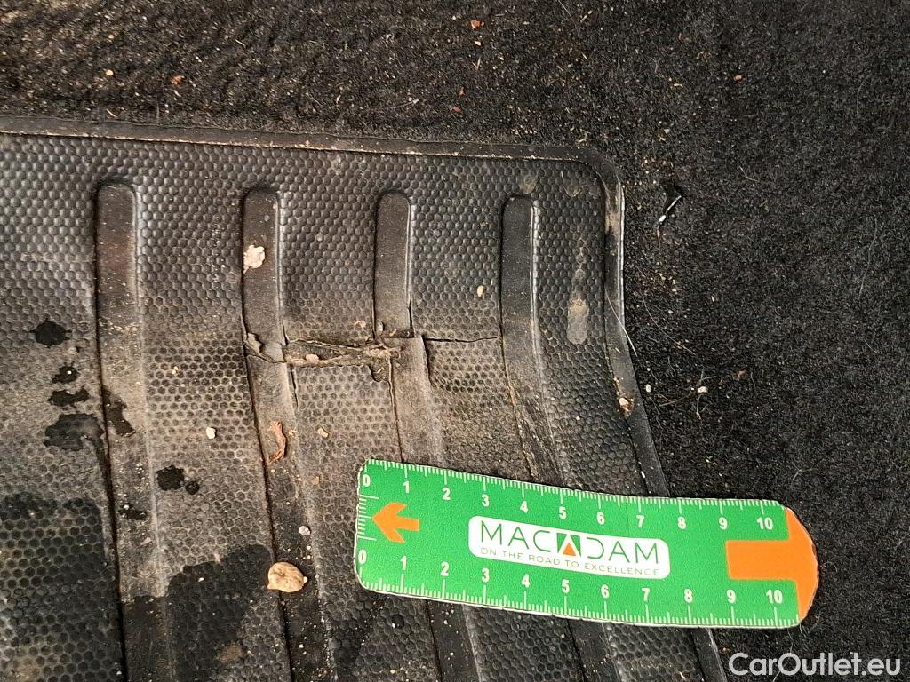  Citroen  C4 CITROEN  X / 2022 / 4P / Berline PureTech 130 S&S EAT8 Feel Pack #17