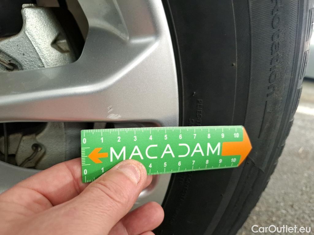  Ford  Kuga FORD  / 2019 / 5P / SUV 2.5 190 hybrid Flexifuel Pshift Titanium #7