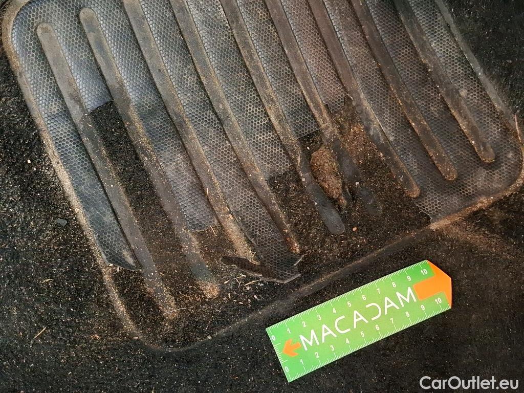  Peugeot  208  Affaire Premium Pack 1.5 HDi 100CV BVM5 E6dT #2