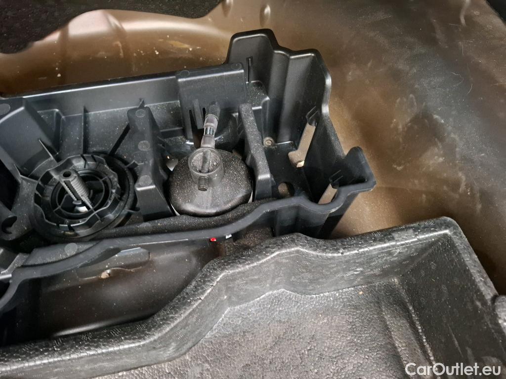  Peugeot  2008  Allure Business 1.5 HDi 110CV BVM6 E6d #26