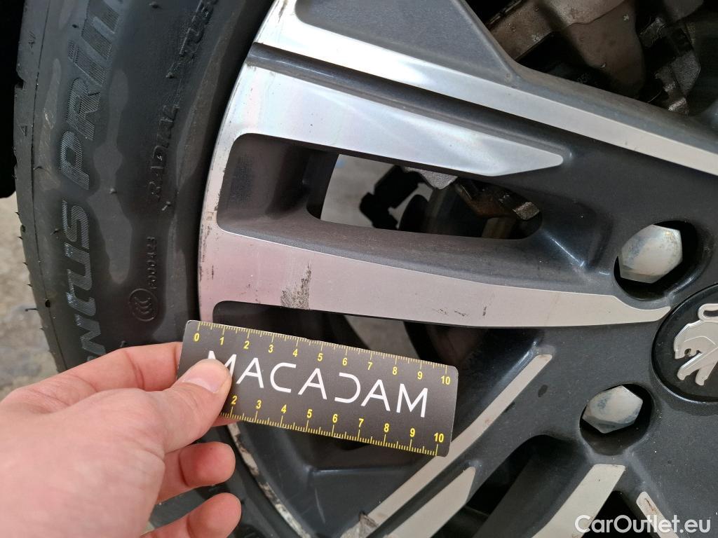  Peugeot  208  Allure Business 1.2 PureTech 100CV BVA8 E6d #36