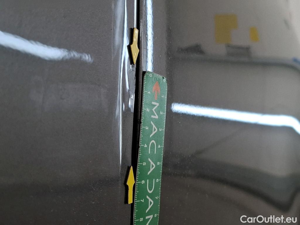  Toyota  Yaris TOYOTA  Hybride / 2017 / 5P / Berline 1.5 VVT-I HYBRID France #2