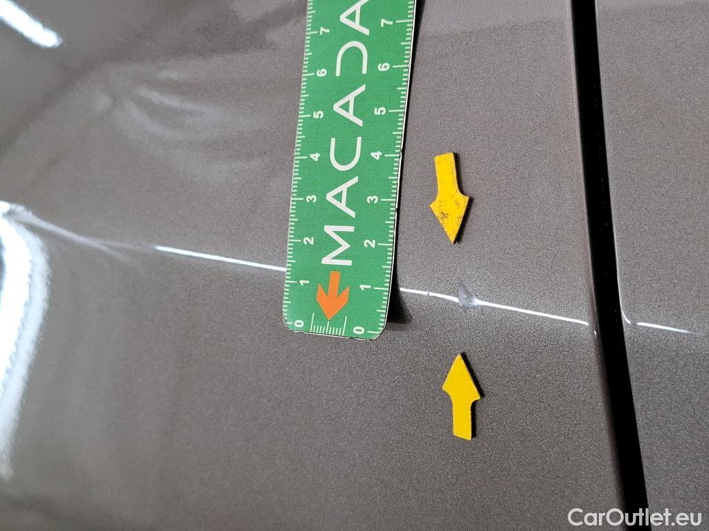  Toyota  Yaris TOYOTA  Hybride / 2017 / 5P / Berline 1.5 VVT-I HYBRID France #18