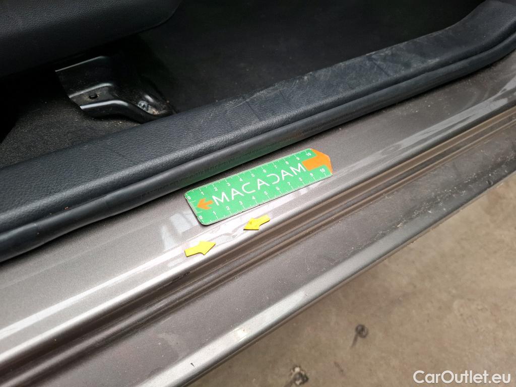  Toyota  Yaris TOYOTA  Hybride / 2017 / 5P / Berline 1.5 VVT-I HYBRID France #11