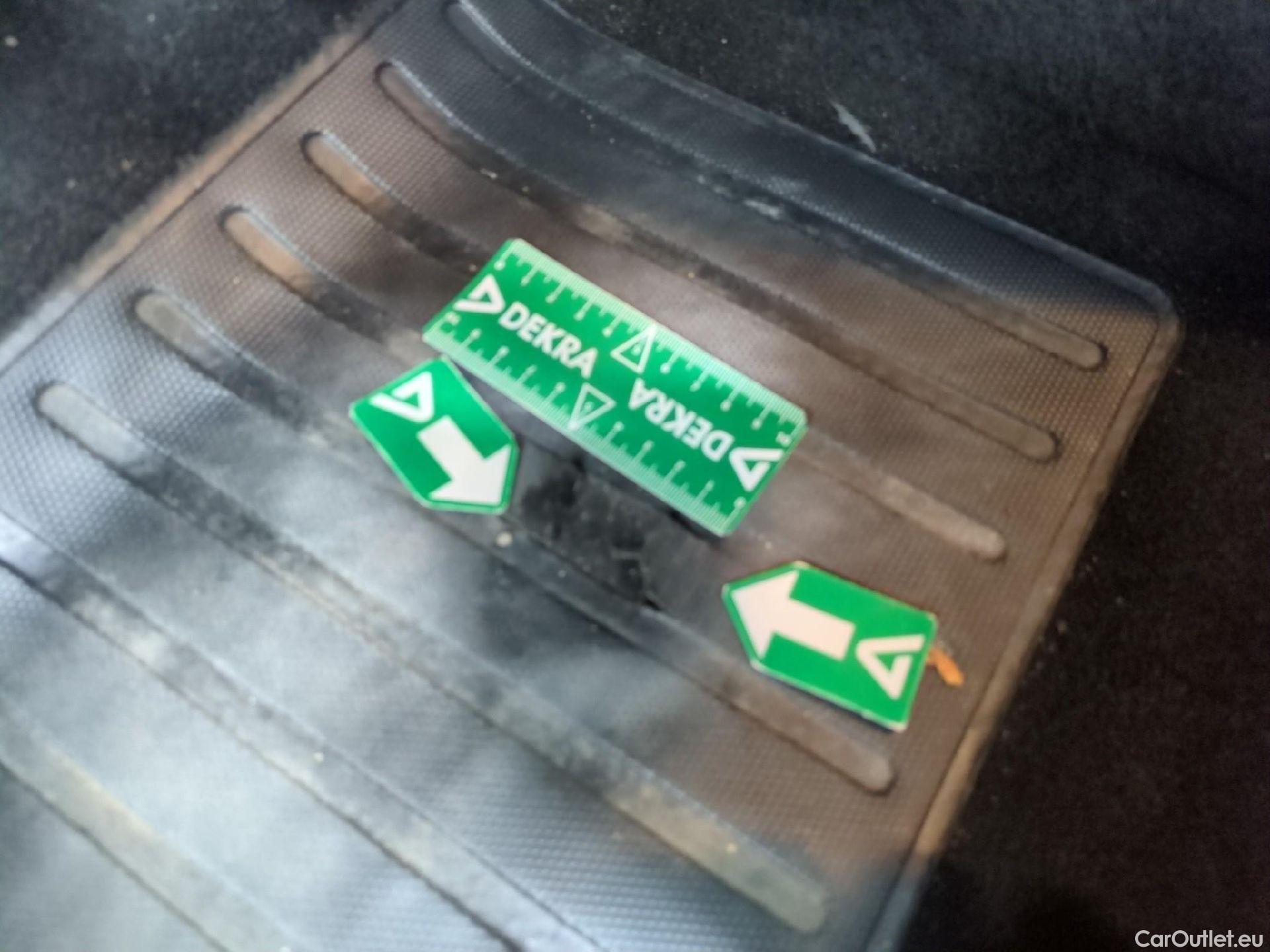  Citroen  C4  X Feel Pack 1.2 PureTech 130CV BVA8 6E #6